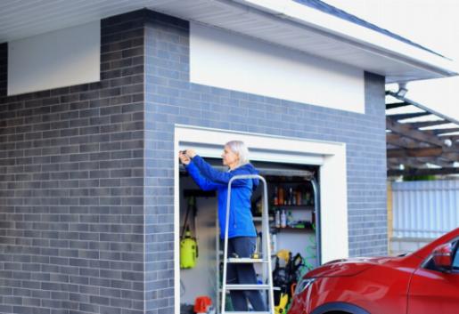 De ultieme gids voor het zelf renoveren van garagedeuren