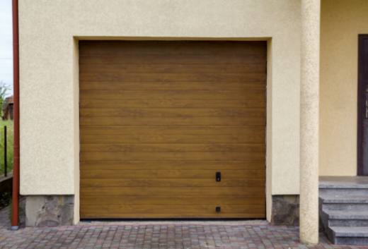 Verbeter uw huisbeveiliging: Doe-het-zelf tips en trucs voor de beveiliging van uw garagedeur