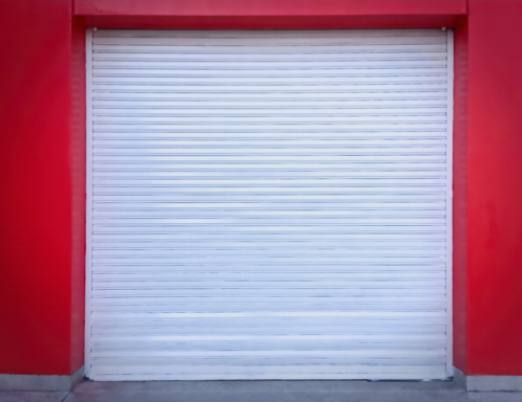 Verhoog de stijl van uw huis met creatieve aanpassingen aan de garagedeur