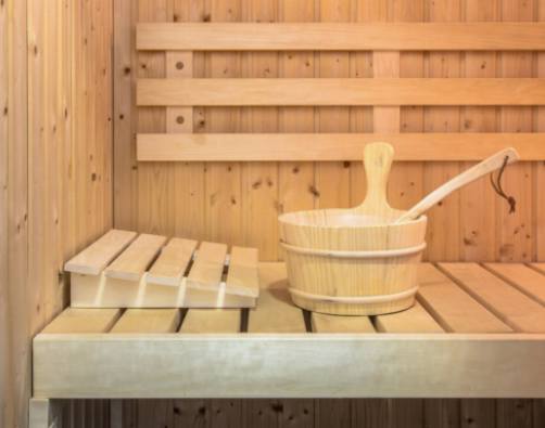 Essentiële sauna-accessoires voor een luxueuze thuisspa-ervaring